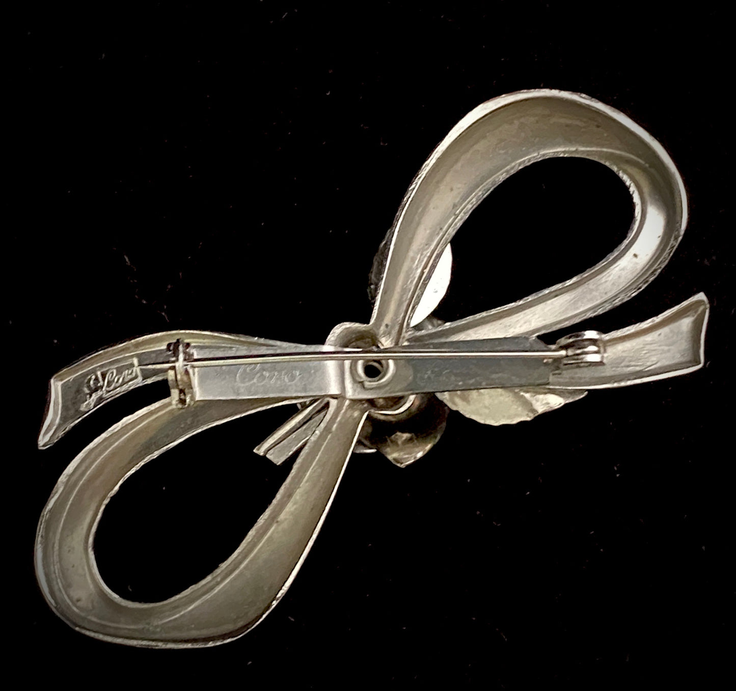 1950s Coro Pegasus Silver Bow Brooch - Retro Kandy Vintage