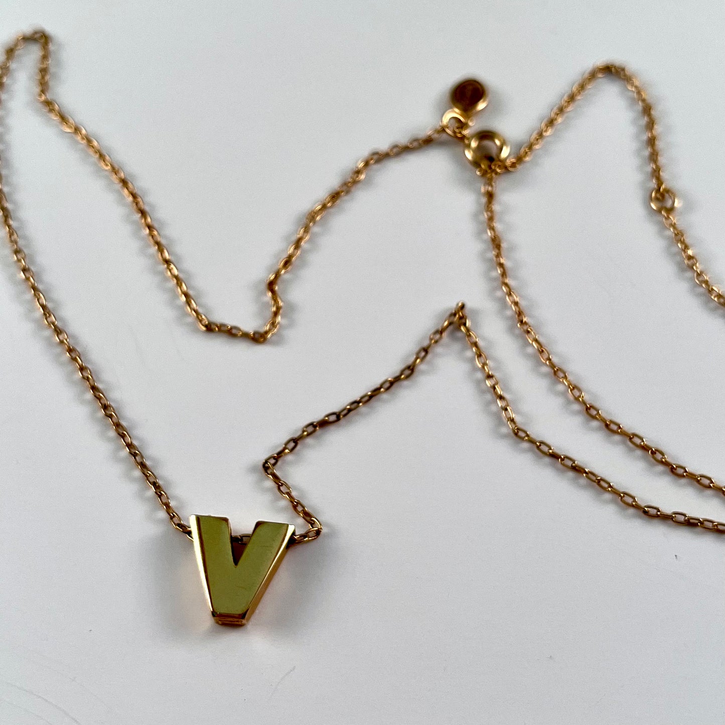 1978 Avon Initial Attraction Necklace