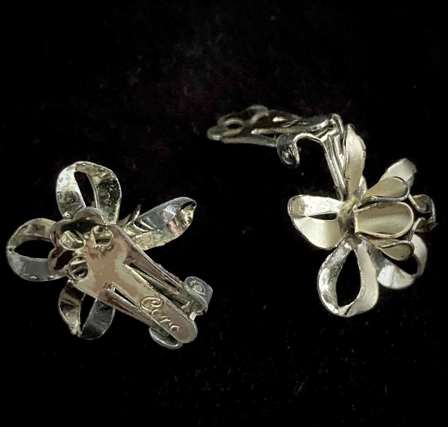 Late 50s/ Early 60s Coro Flower Earrings - Retro Kandy Vintage