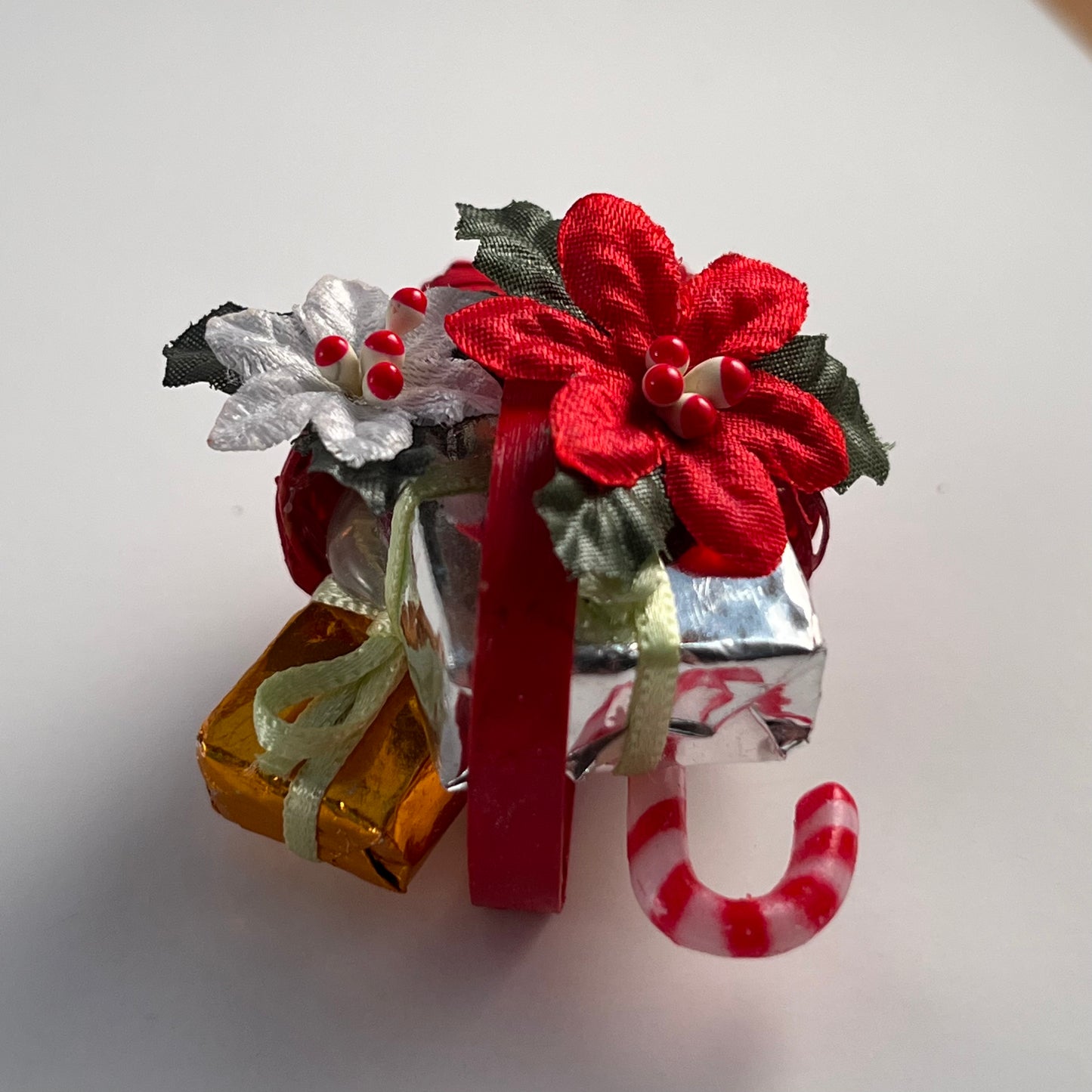 1989 Avon Christmas Wish Basket