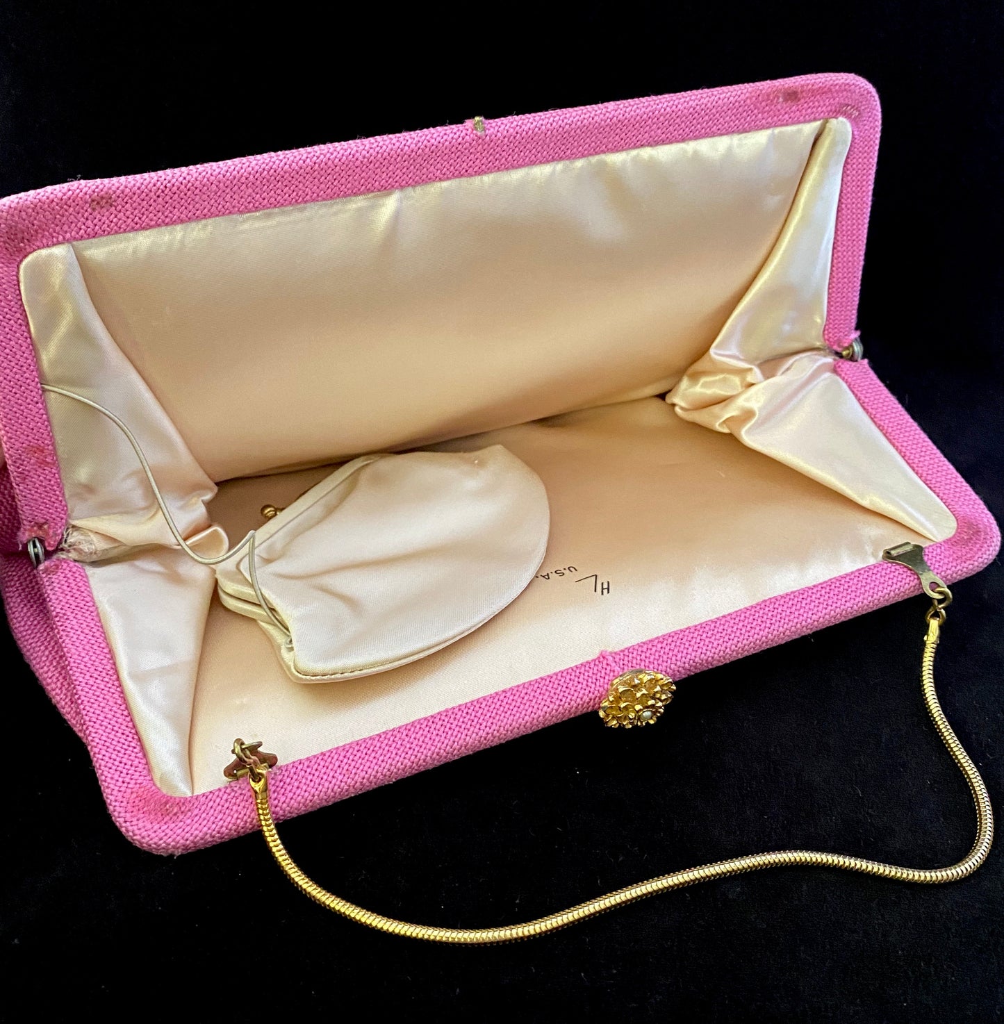 1960s HL Pink Fabric Clutch - Retro Kandy Vintage