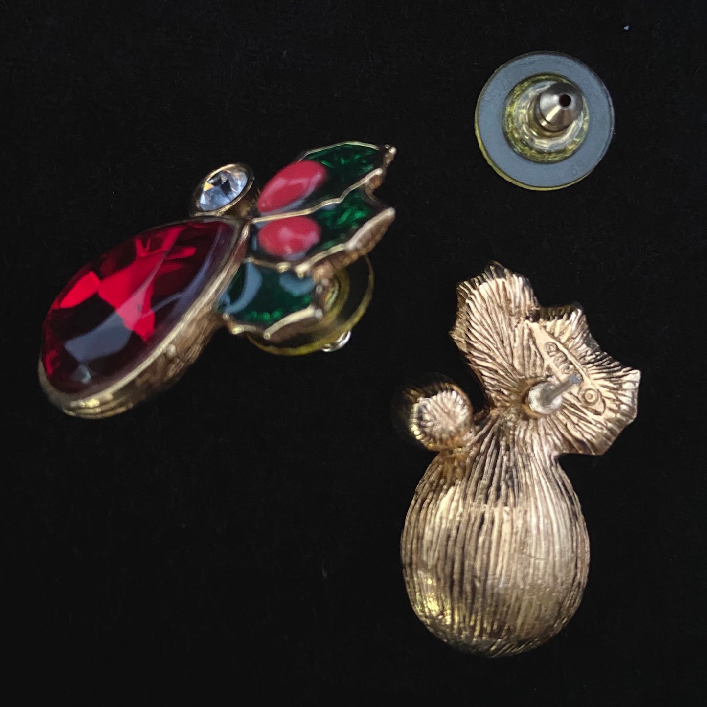 1993 Avon Mistletoe Earrings - Retro Kandy Vintage