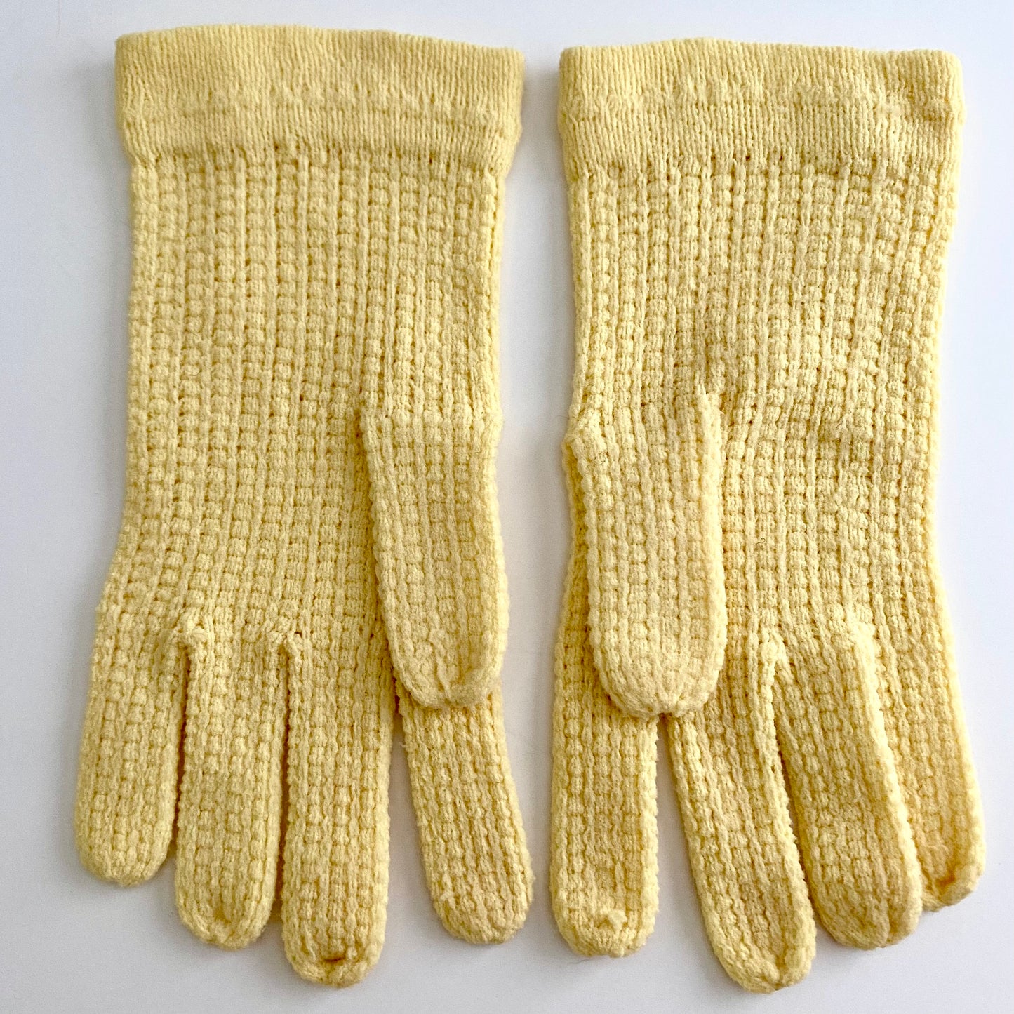 1950s Helanea Yellow Knit Stretch Gloves