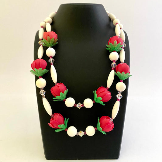 1960s Red & White Novelty Bead Choker Necklace