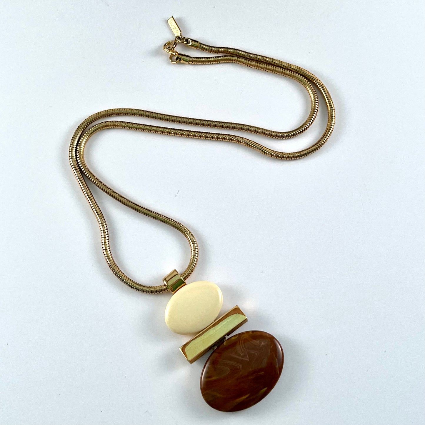 1976 Avon Polished Oval Necklace Designed by S.M. Kent