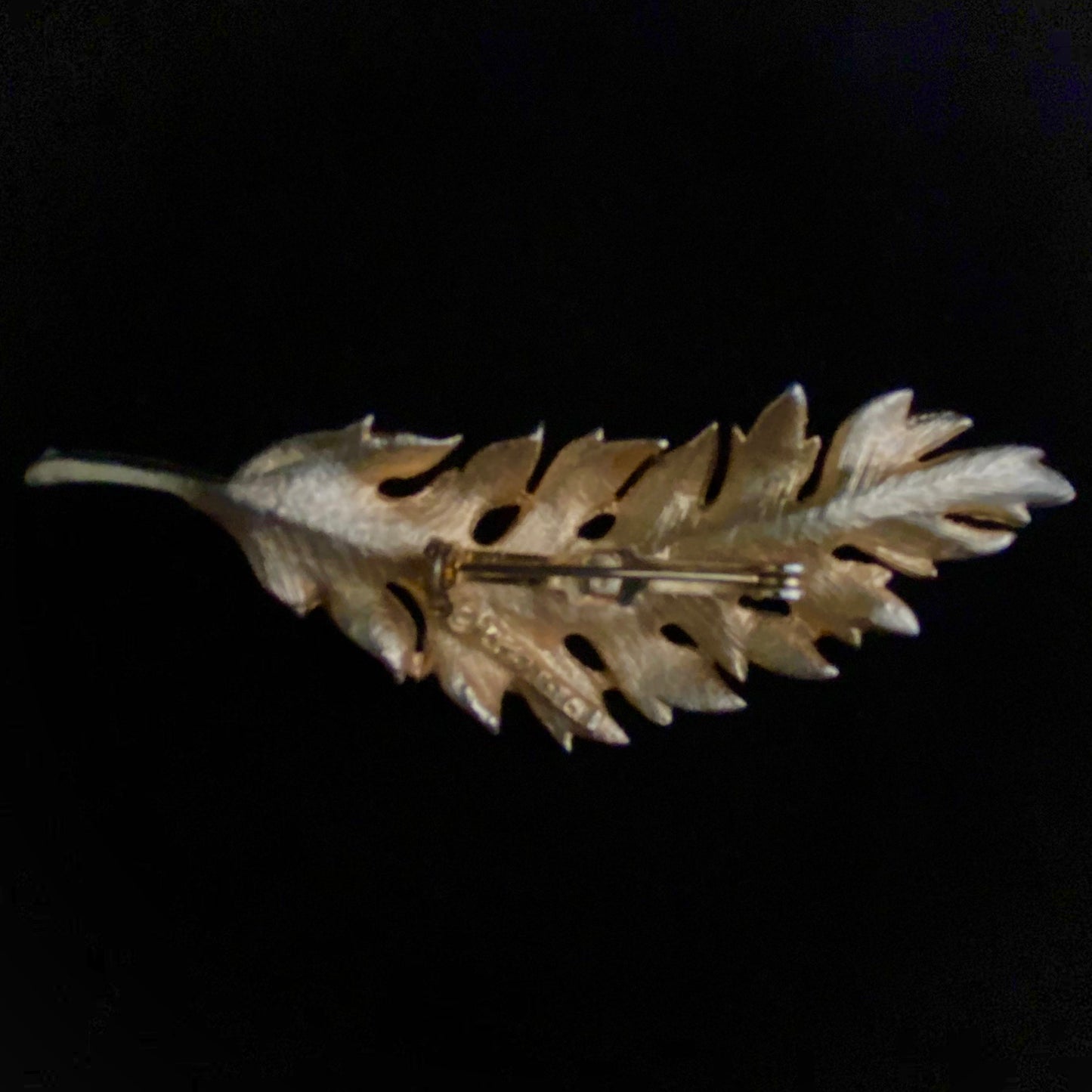 1961 Coro Gold Leaf Brooch - Retro Kandy Vintage