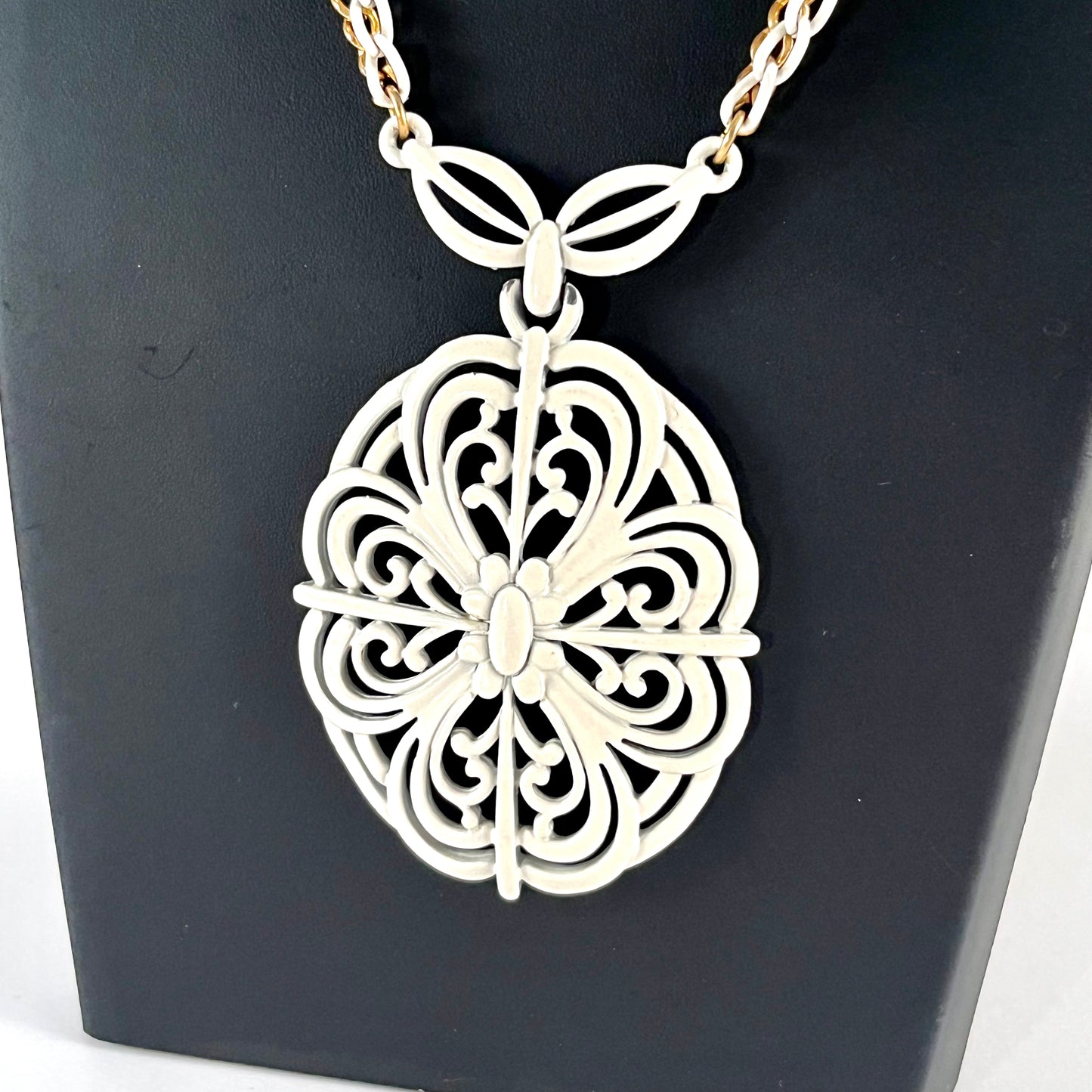 Late 60s/ Early 70s White Enamel Pendant Necklace