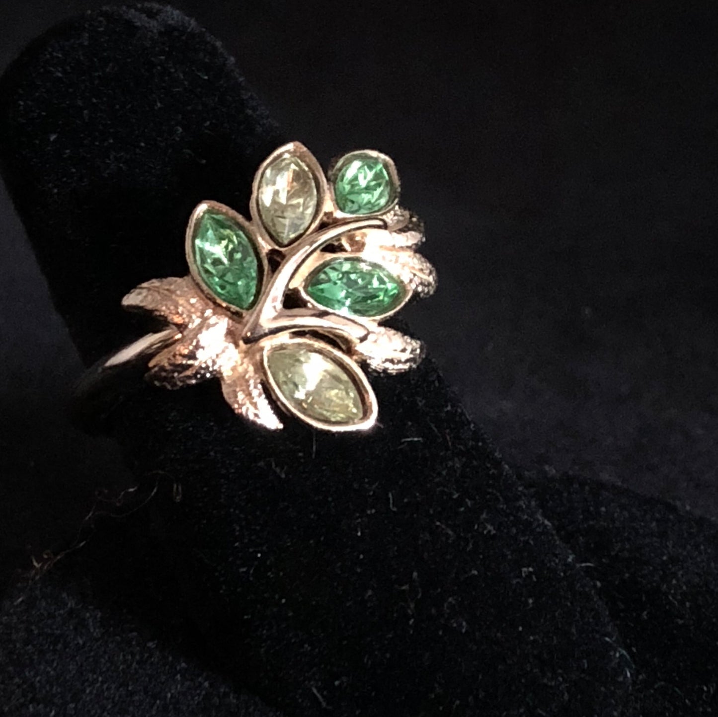 1974 Avon Leaf Lights Ring - Retro Kandy Vintage