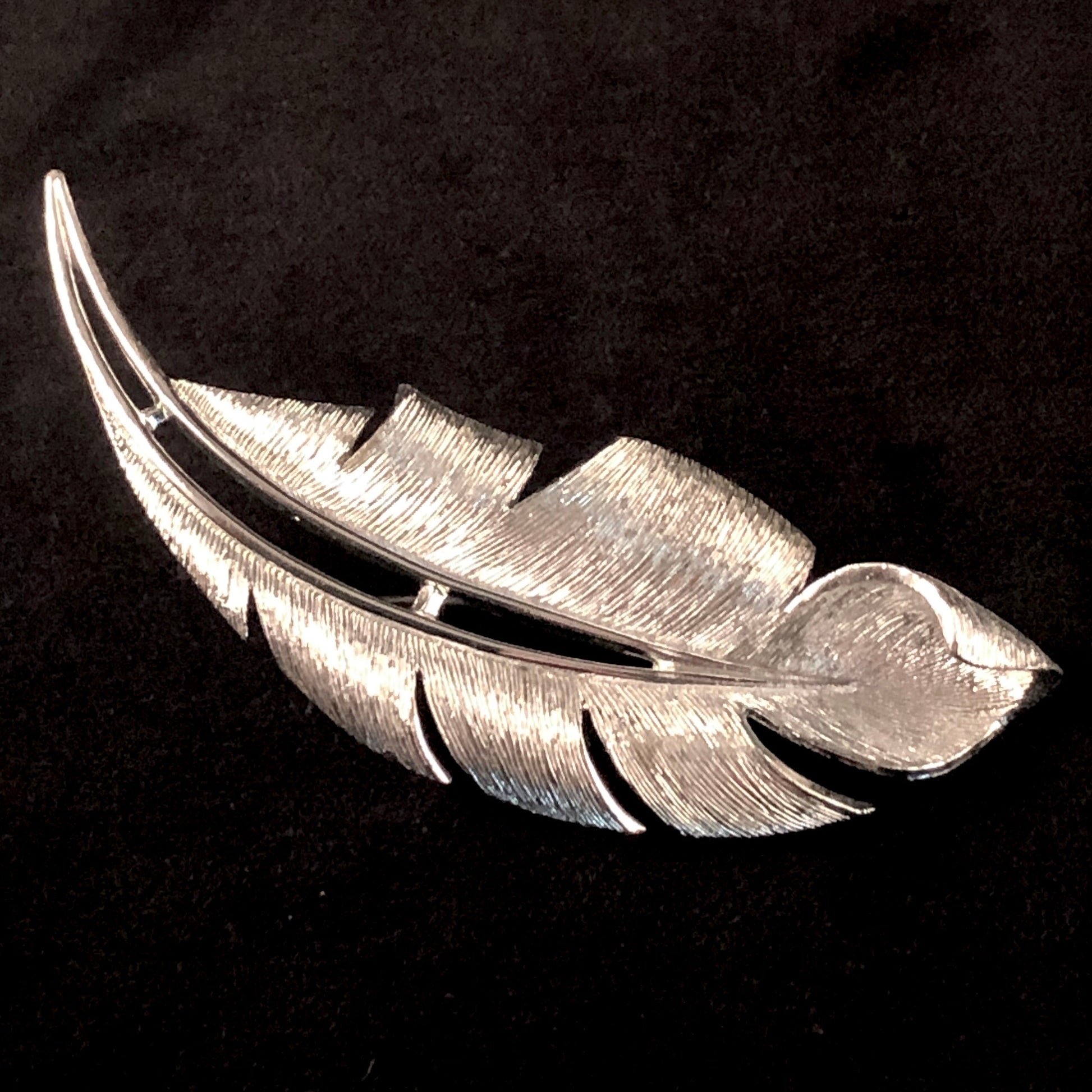 Early 1950s Emmons Leaf Brooch - Retro Kandy Vintage