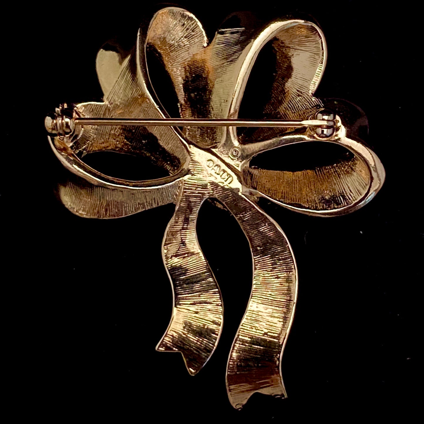 1995 Avon Pearly Bow Brooch