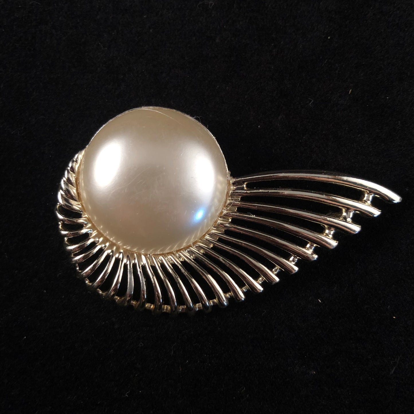 1956 Sarah Coventry Pearl Flight Brooch - Retro Kandy Vintage