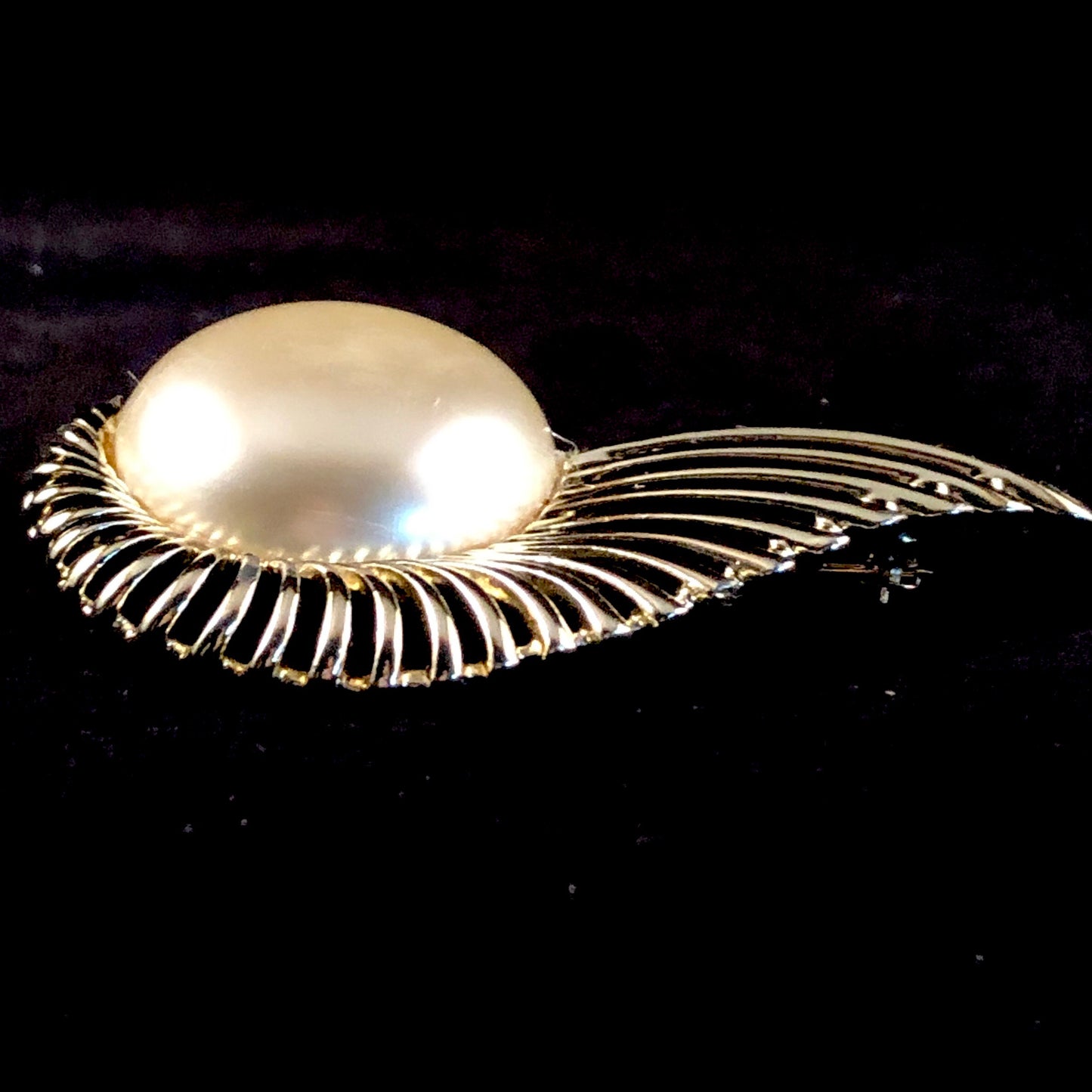 1956 Sarah Coventry Pearl Flight Brooch - Retro Kandy Vintage