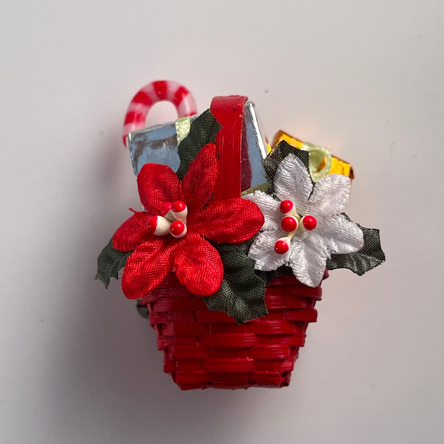 1989 Avon Christmas Wish Basket