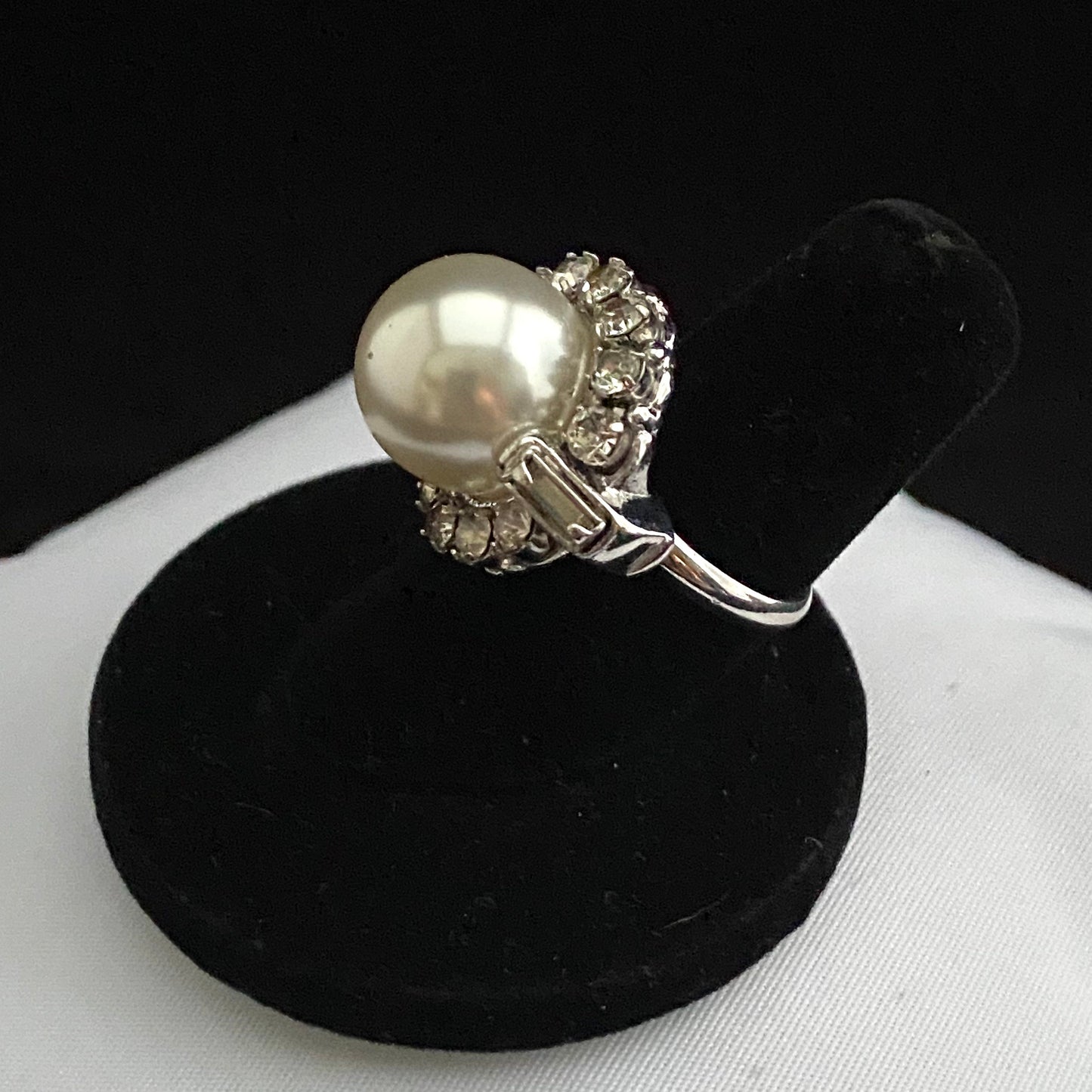 1971 Sarah Coventry Charmer Ring