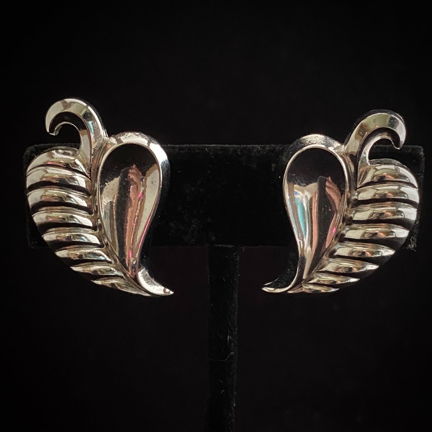 Late 40s/ Early 50s Coro Pegasus Leaf Earrings - Retro Kandy Vintage