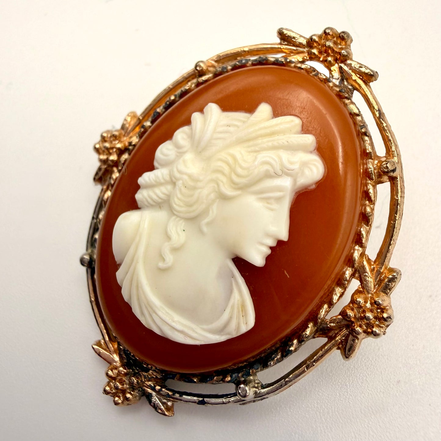 70s/80s Small Cameo Brooch