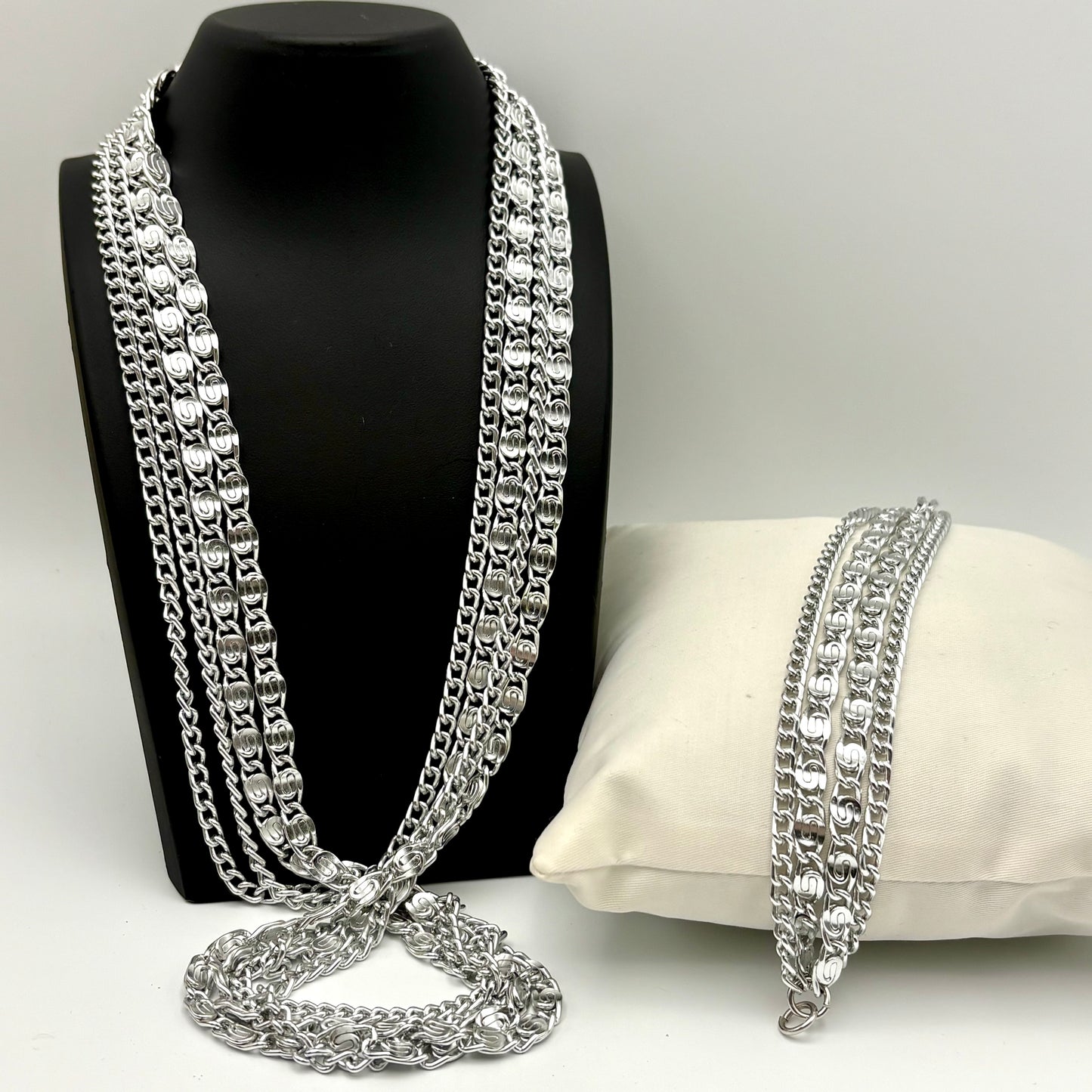 1973 Sarah Coventry Four Dimensions Demi-Parure