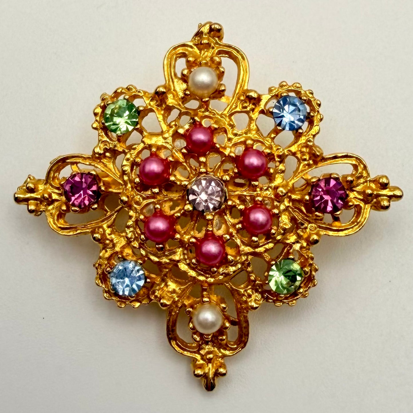 1960s Rhinestone & Pearl Diamond Shaped Brooch