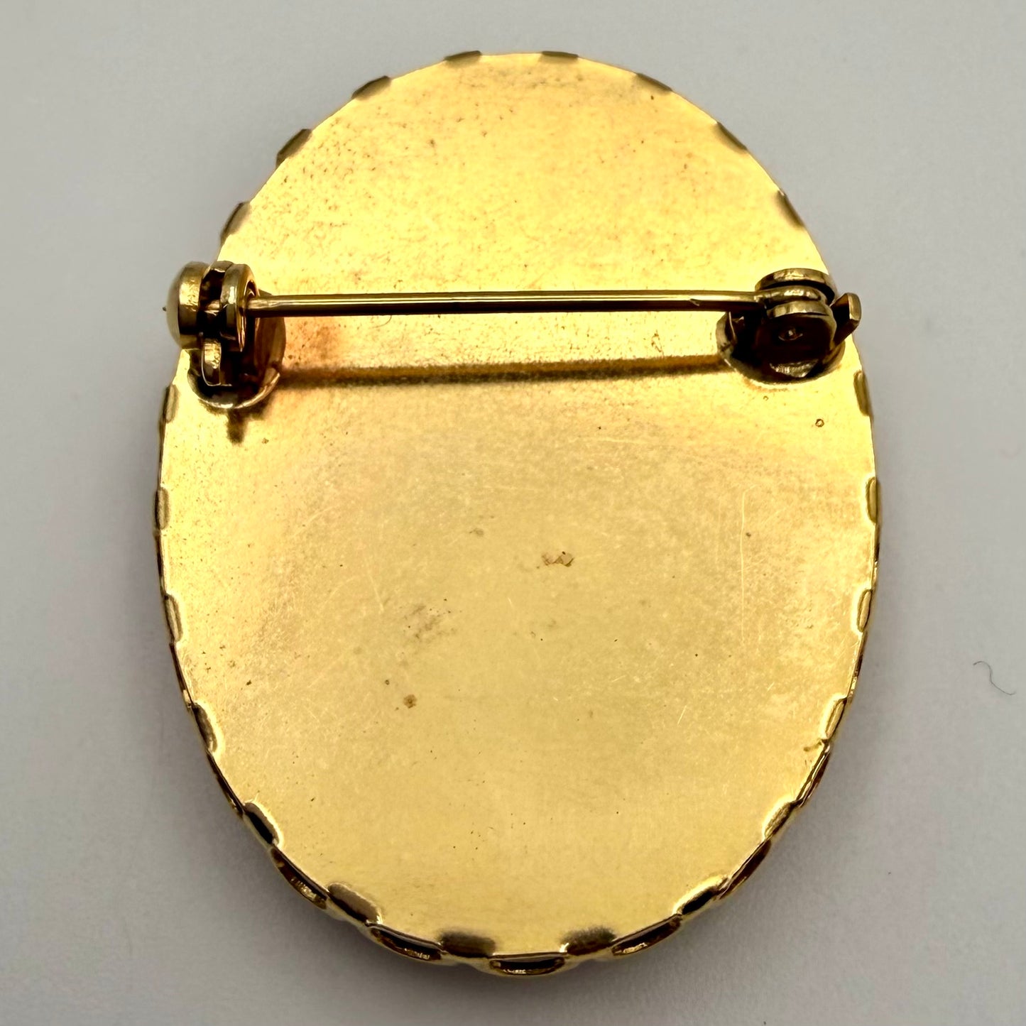 1970s Carnelian Colored Cameo Brooch