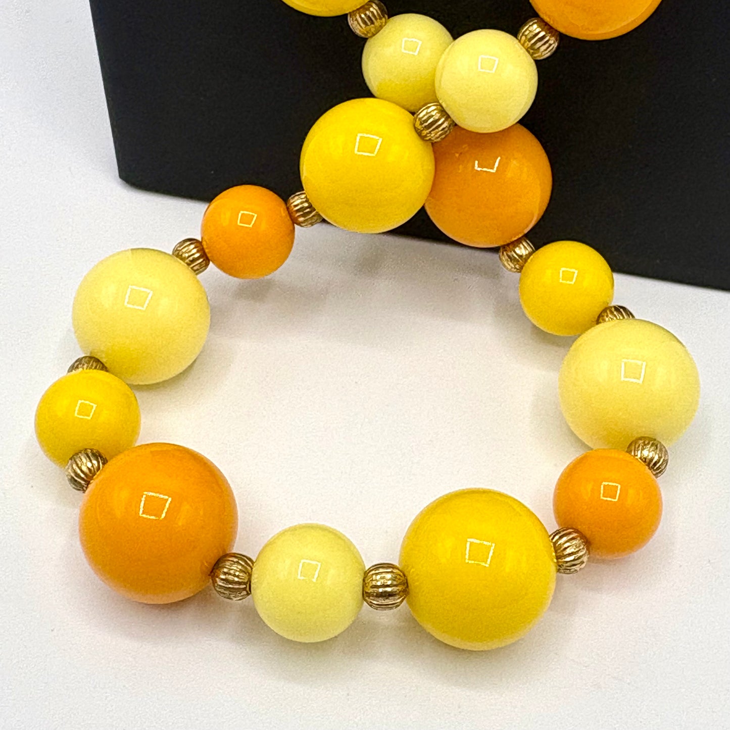 1970s Yellow Beaded Nekclace