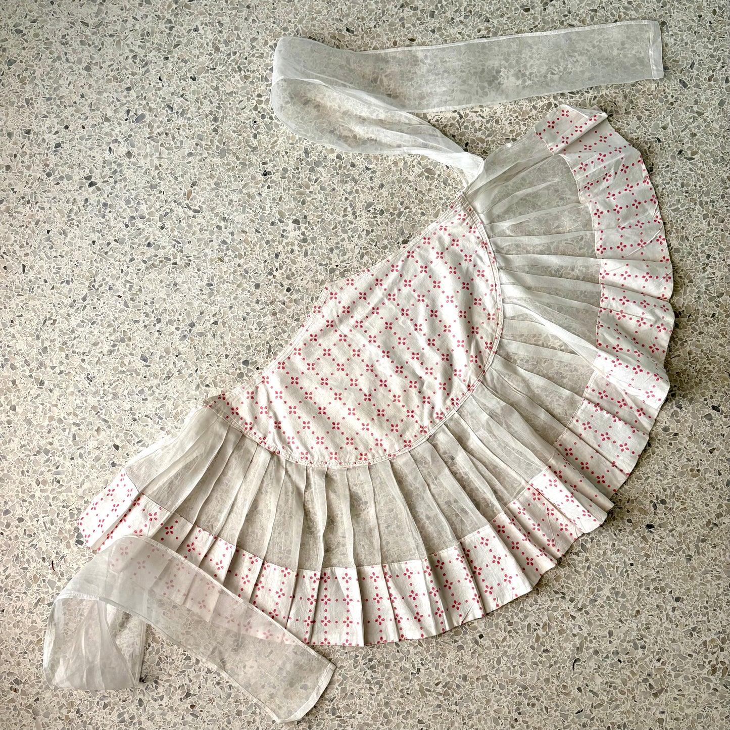 1950s Vintage Pleated Party Apron