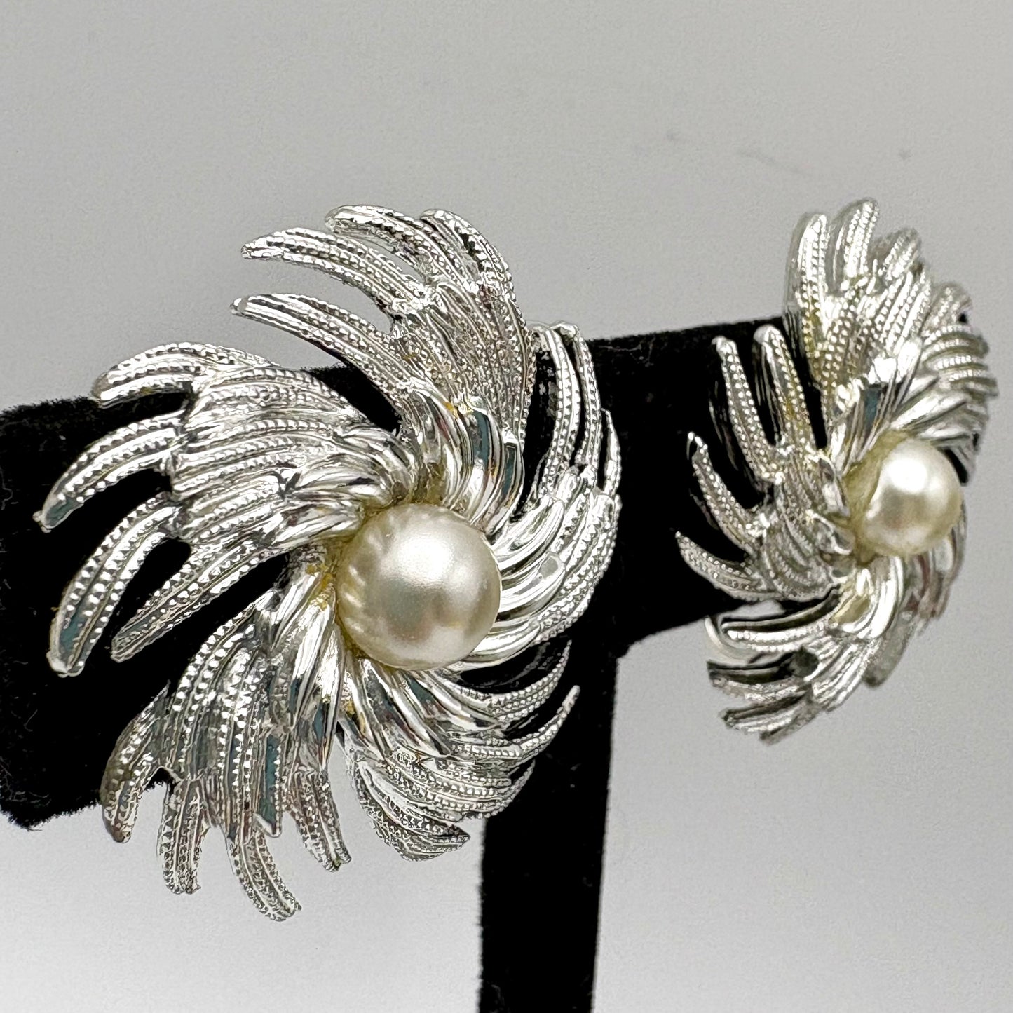 1962 Sarah Coventry Pinwheel Demi-Parure