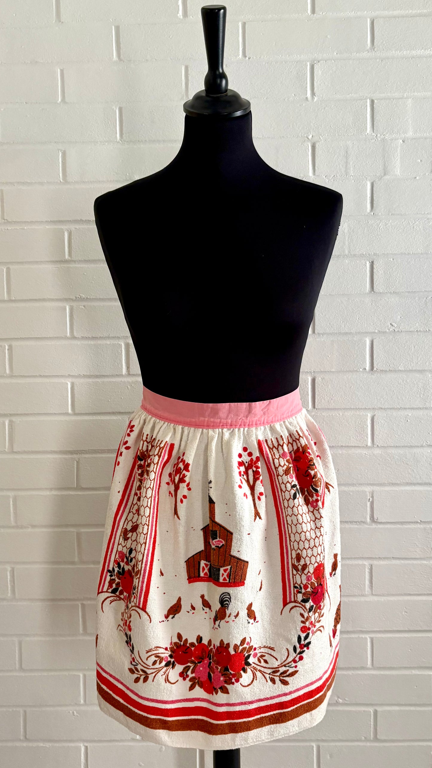 Late 60s/ Early 70s Sayco Screen Printed Tea Towel Apron