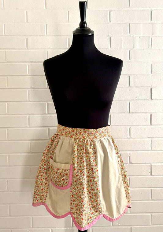 1950s Vintage Scalloped Apron