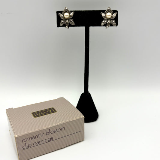 1992 Avon Romantic Blossoms Earrings