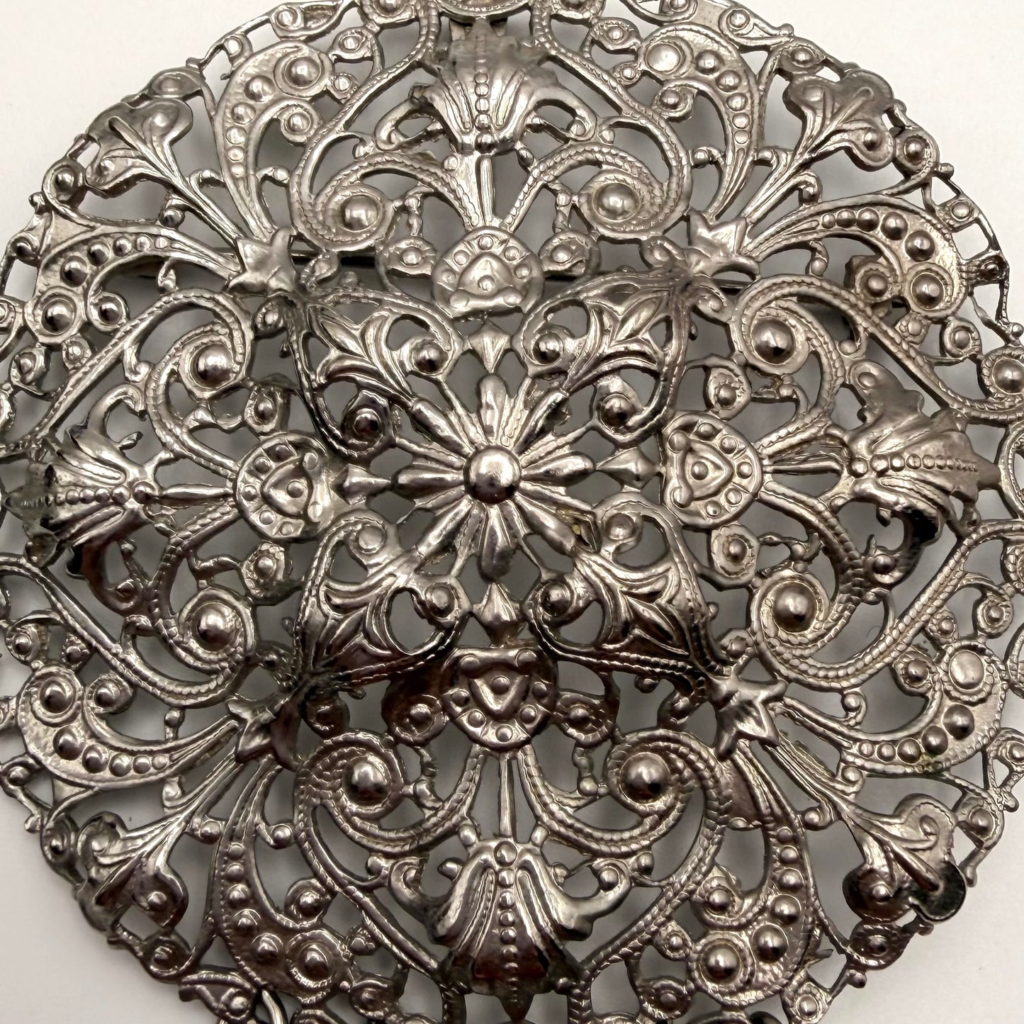 1970s Large Round Silver-Tone Brooch/Pendant