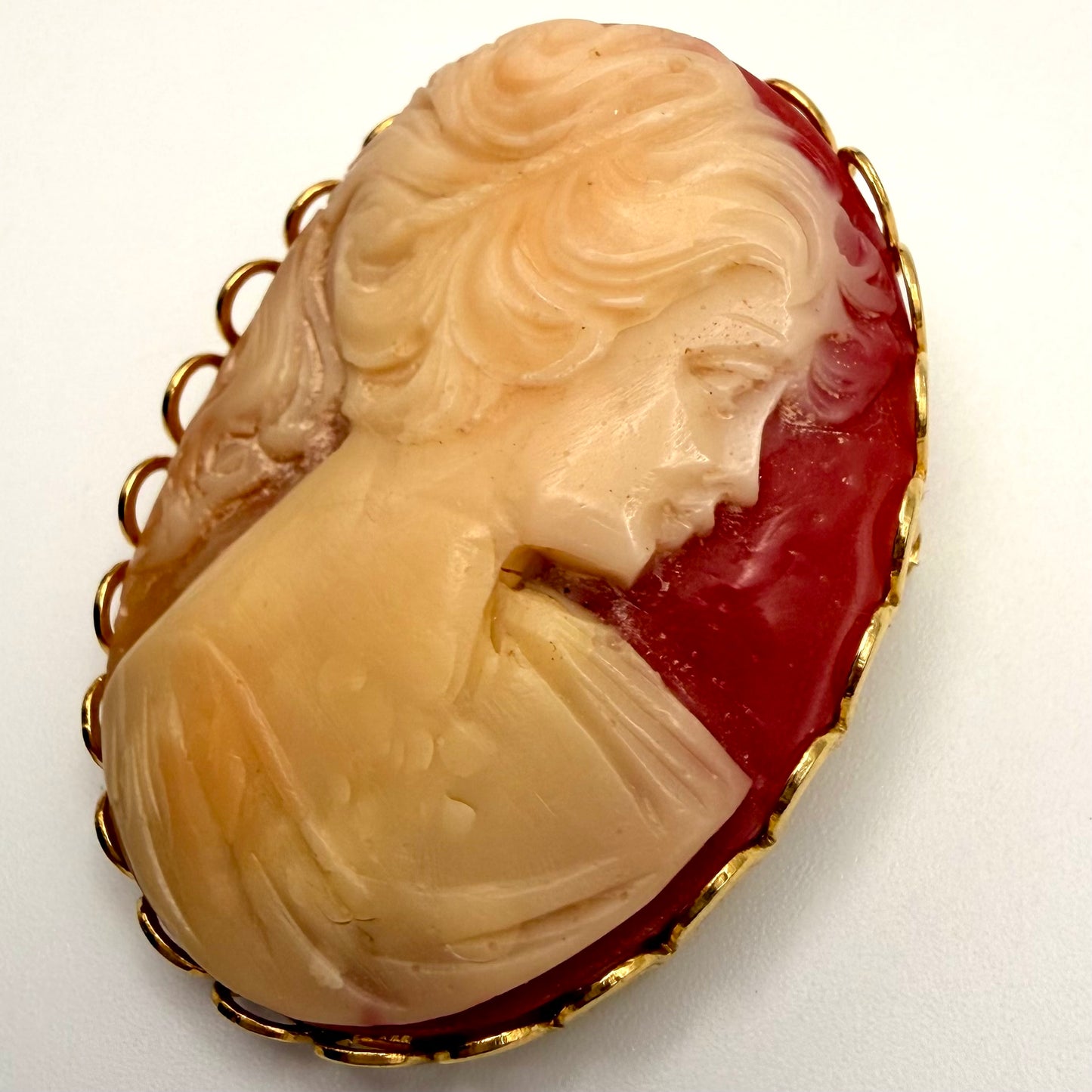 1970s Carnelian Colored Cameo Brooch