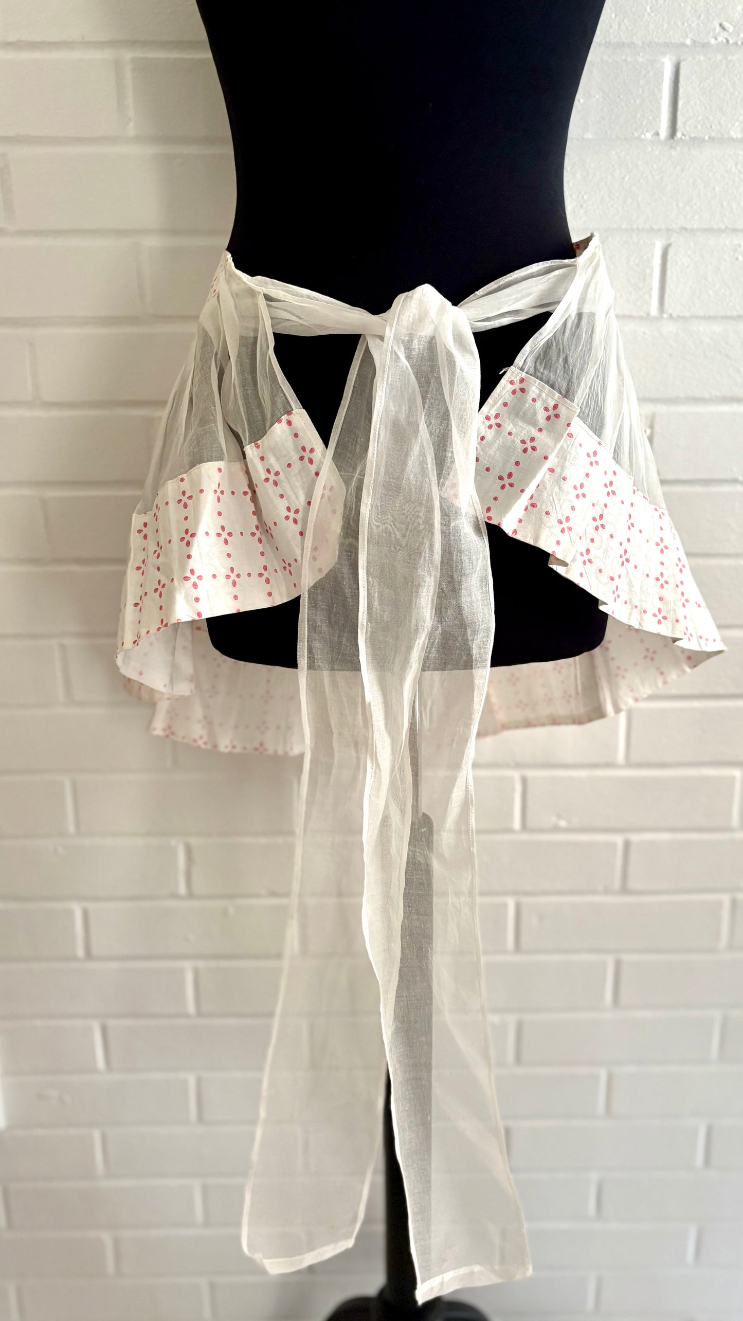 1950s Vintage Pleated Party Apron
