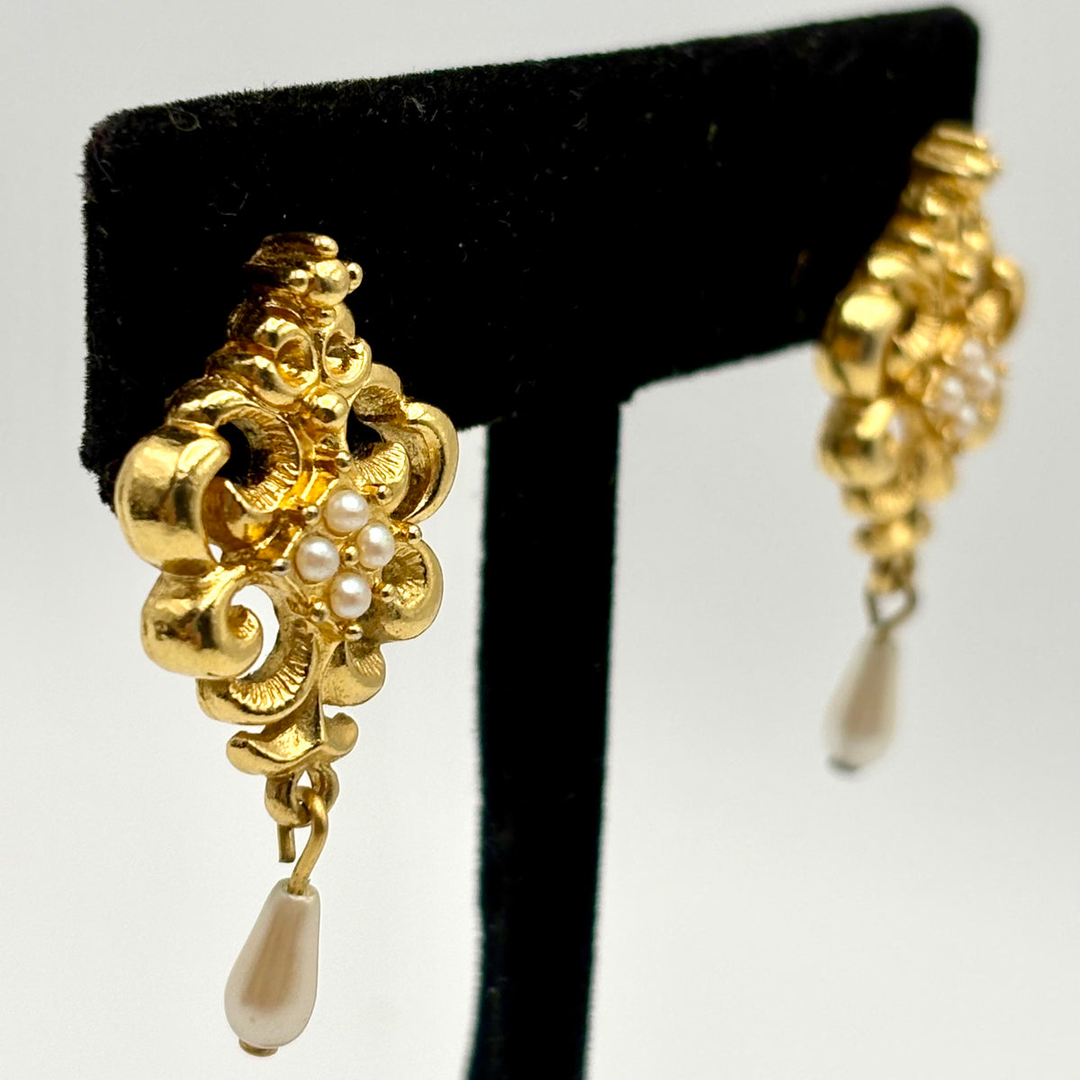 1994 Avon Sweet Whispers Earrings