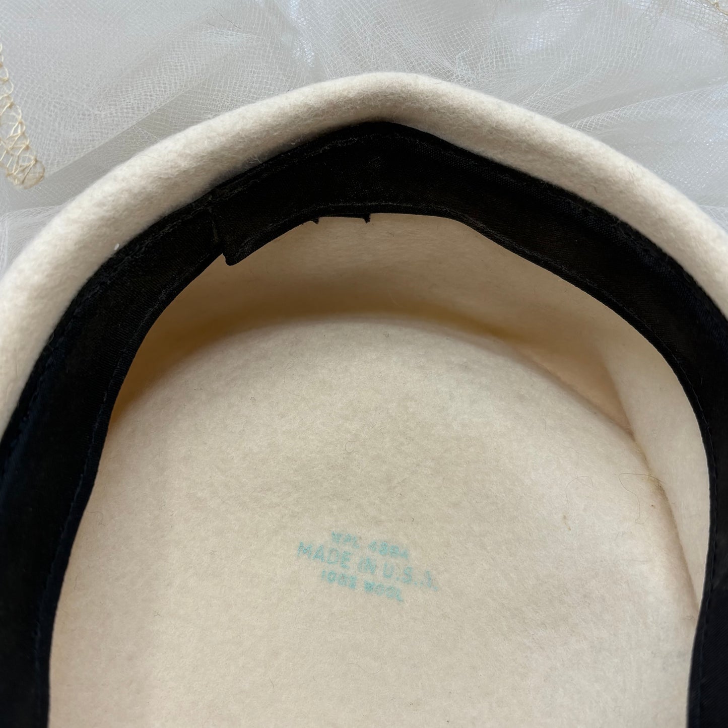 Late 50s/ Early 60s Wool Tilt Platter Hat With Tulle Veil