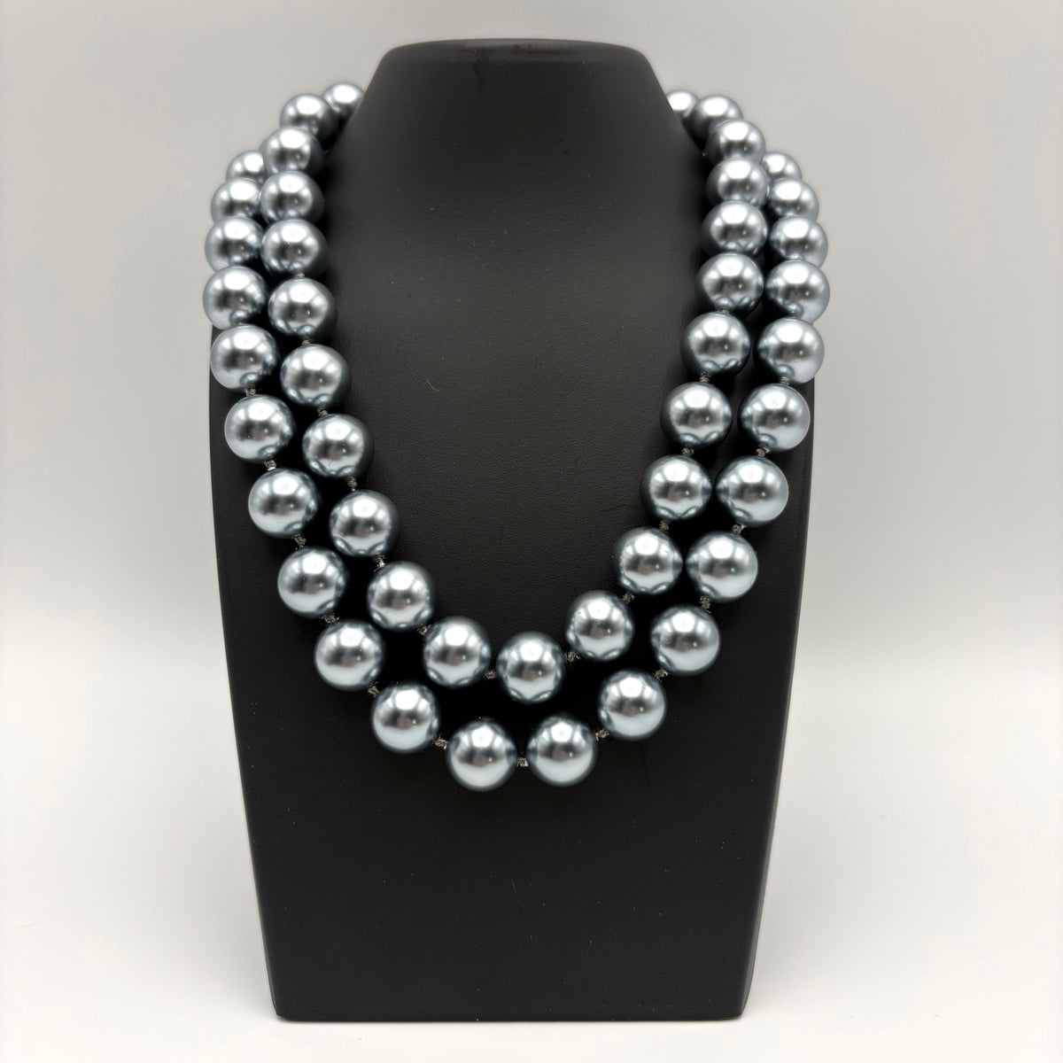 1960s Marvella Gray Faux Pearl Necklace
