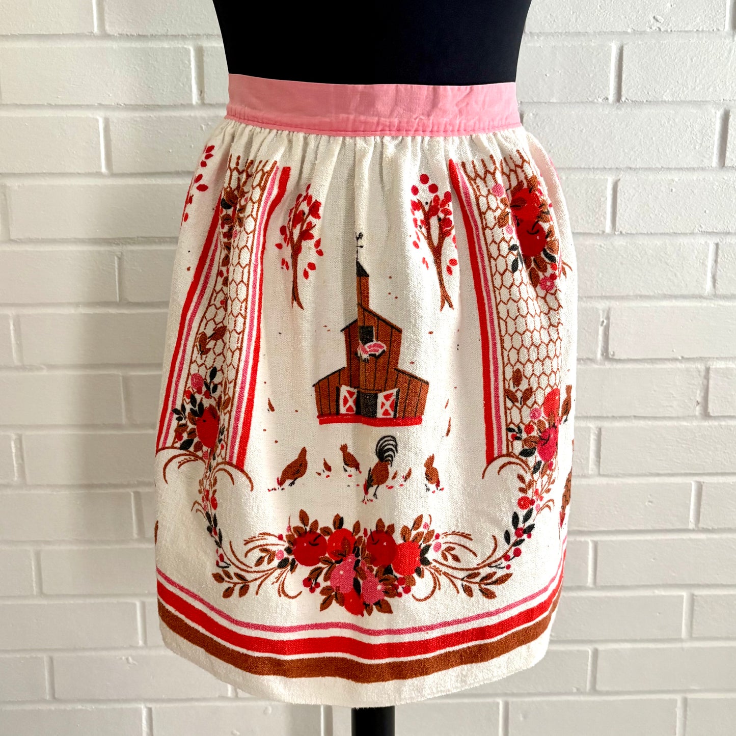 Late 60s/ Early 70s Sayco Screen Printed Tea Towel Apron