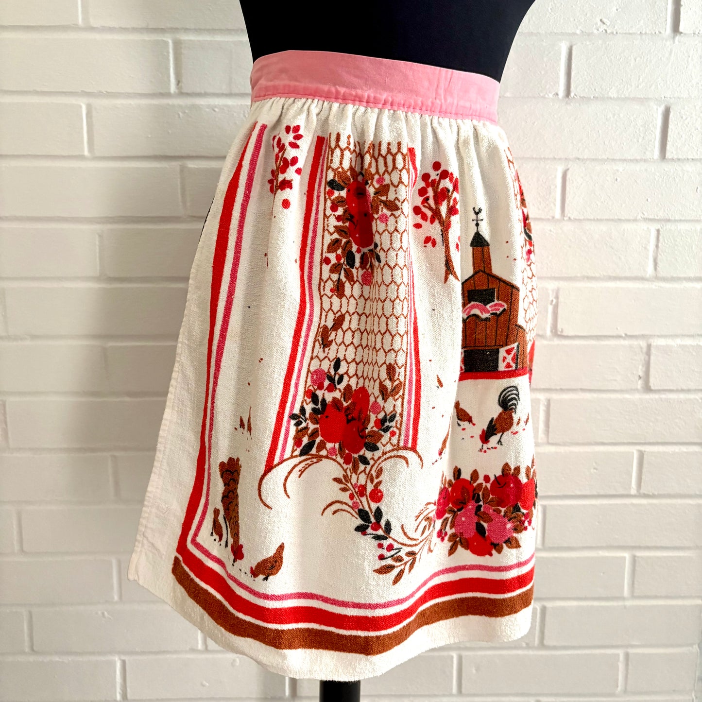 Late 60s/ Early 70s Sayco Screen Printed Tea Towel Apron