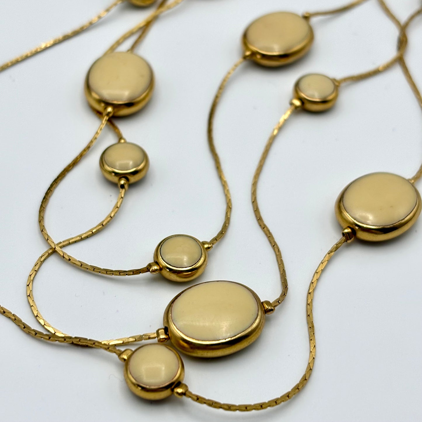 1995 Avon Tailored Classic Necklace