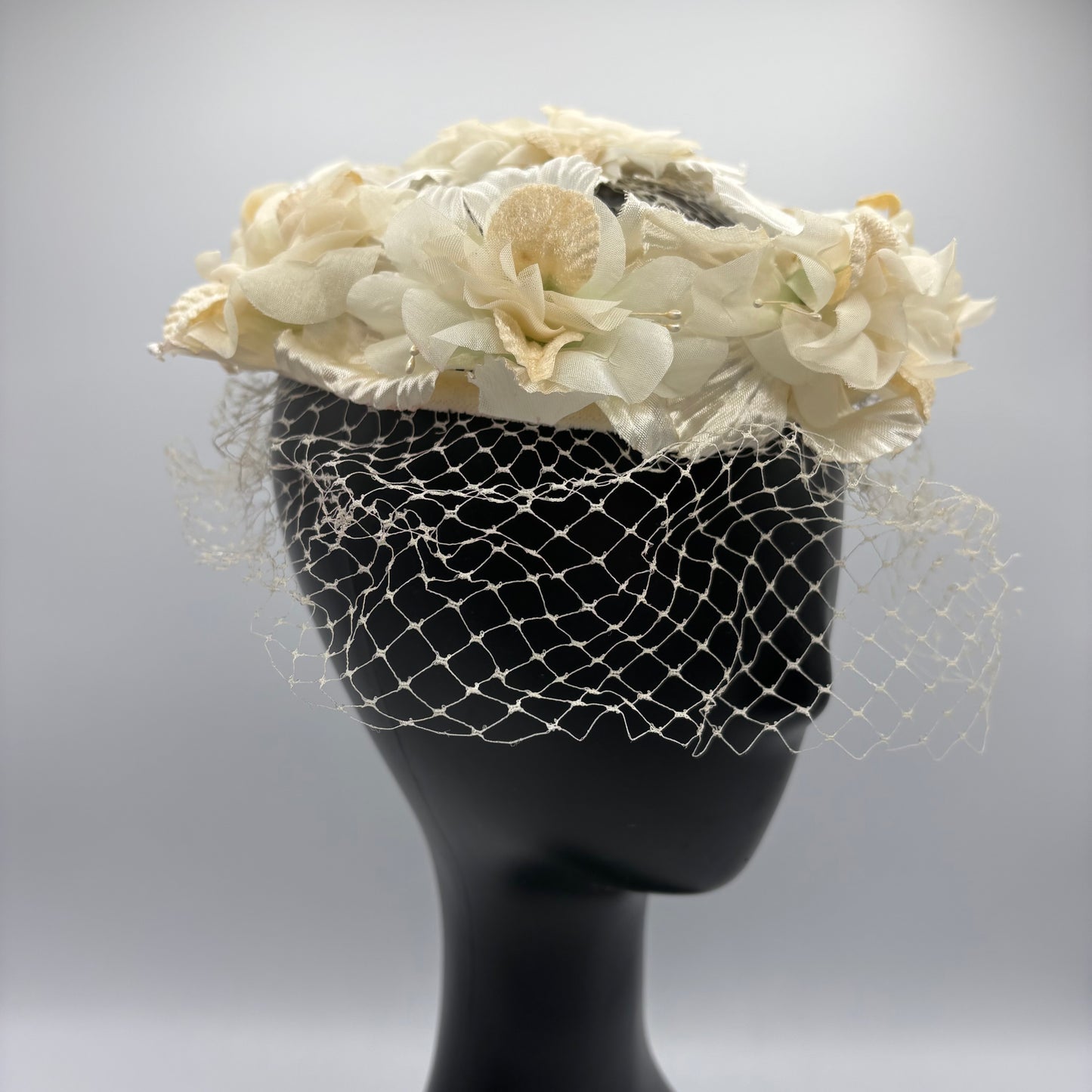 1950s Floral Halo Half Hat With Veil