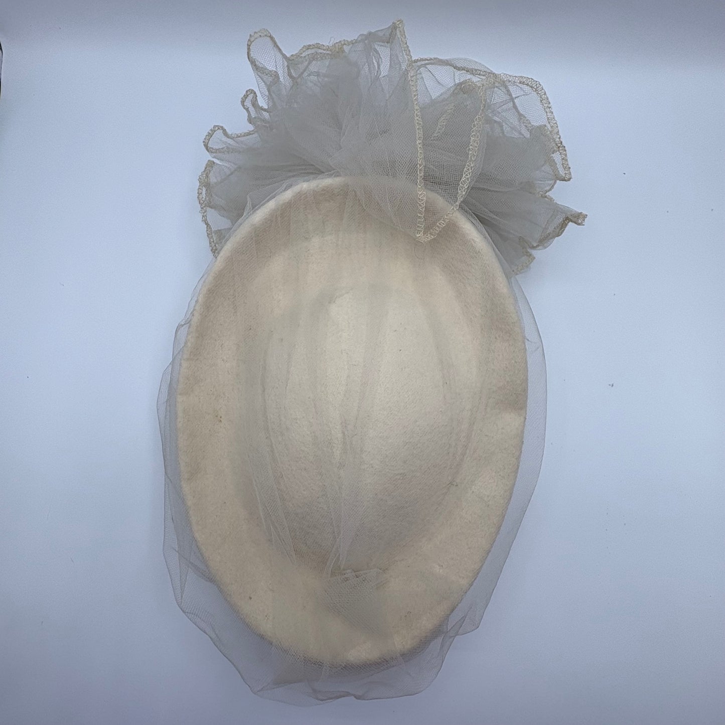 Late 50s/ Early 60s Wool Tilt Platter Hat With Tulle Veil