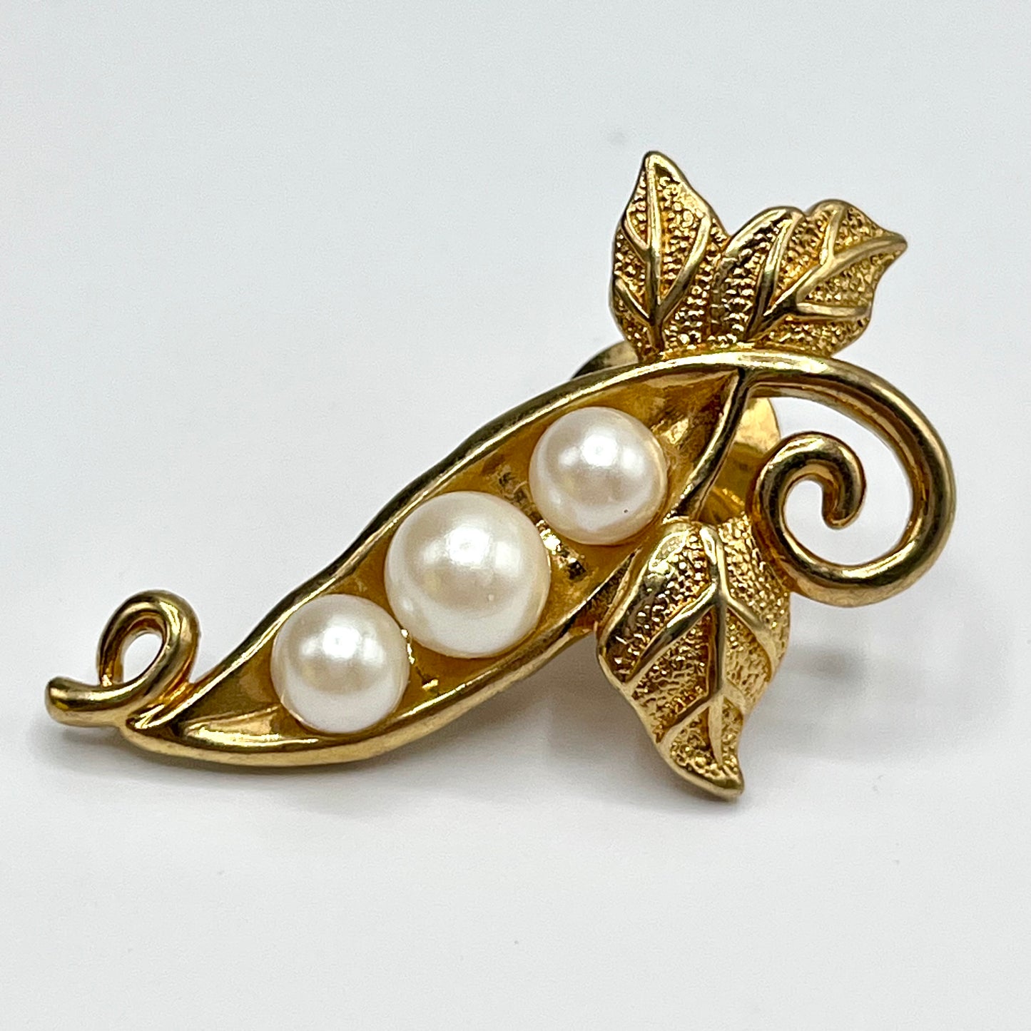 1990 Avon American Harvest Pea Pin