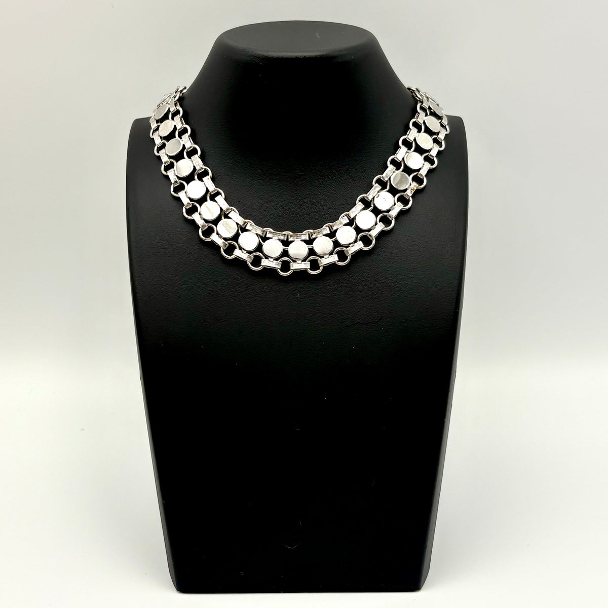 1971 Sarah Coventry Tricia Choker Necklace