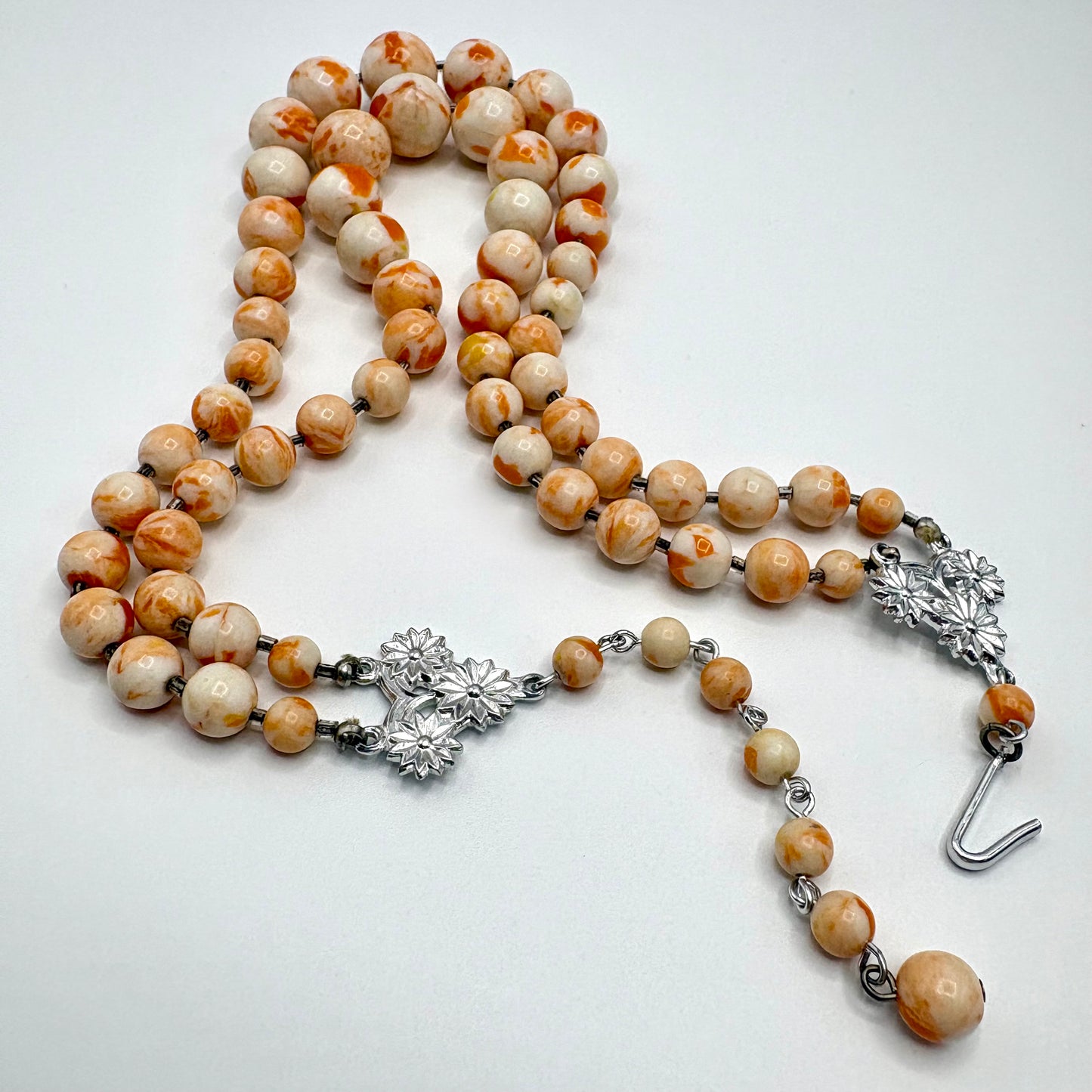 1960s Japan White & Orange Marbled Bead Necklace