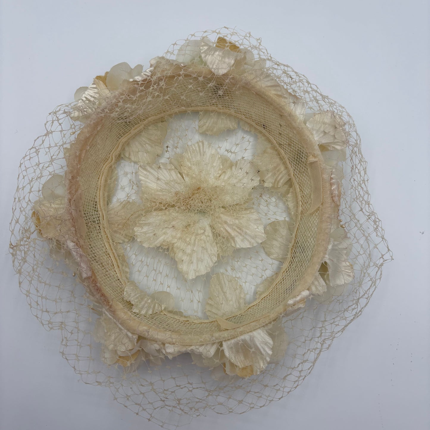 1950s Floral Halo Half Hat With Veil