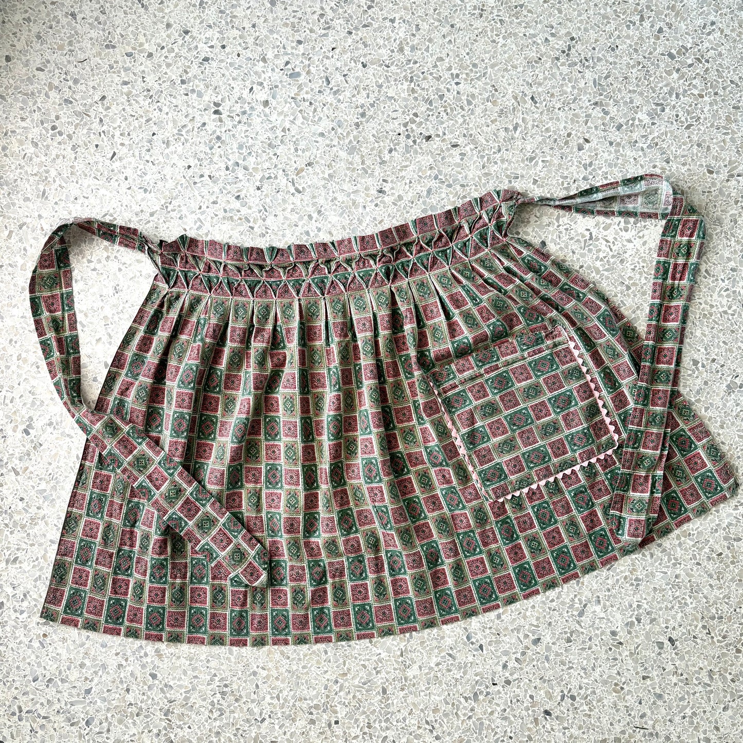 1950s Vintage Honeycomb Smocked Apron