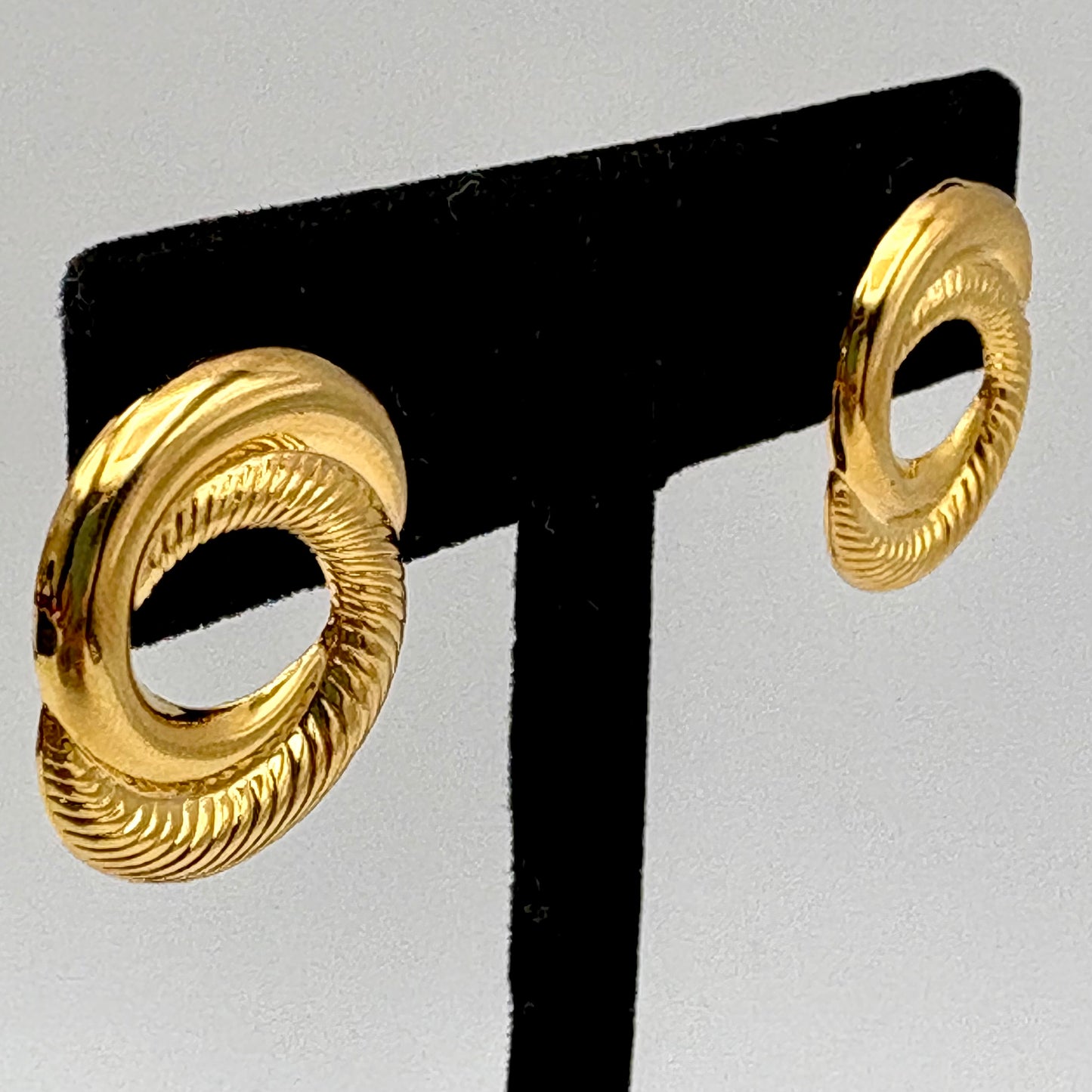 1991 Avon Sculptured Swirl Earrings