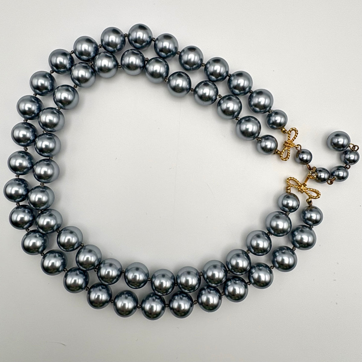 1960s Marvella Gray Faux Pearl Necklace