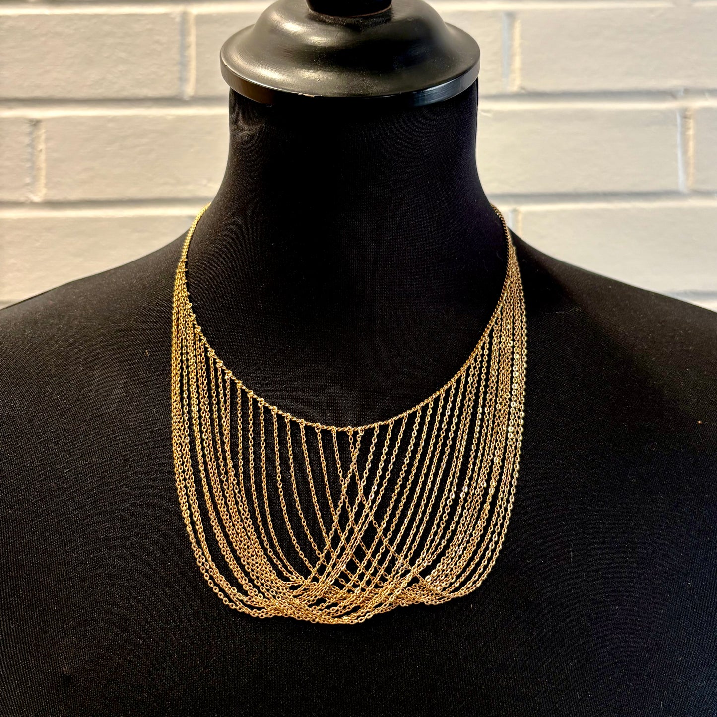 1977 Sarah Coventry Caprice Bib Necklace (16")