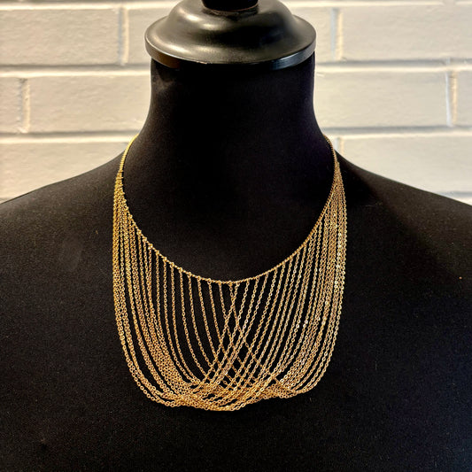 1977 Sarah Coventry Caprice Bib Necklace (16")