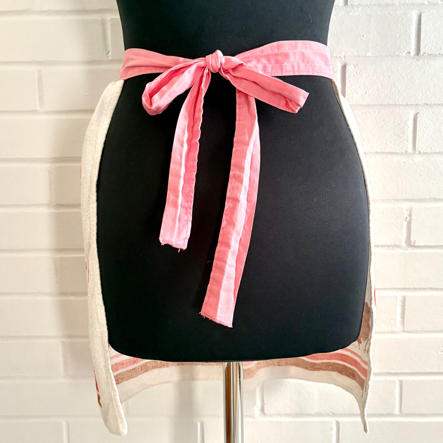 Late 60s/ Early 70s Sayco Screen Printed Tea Towel Apron